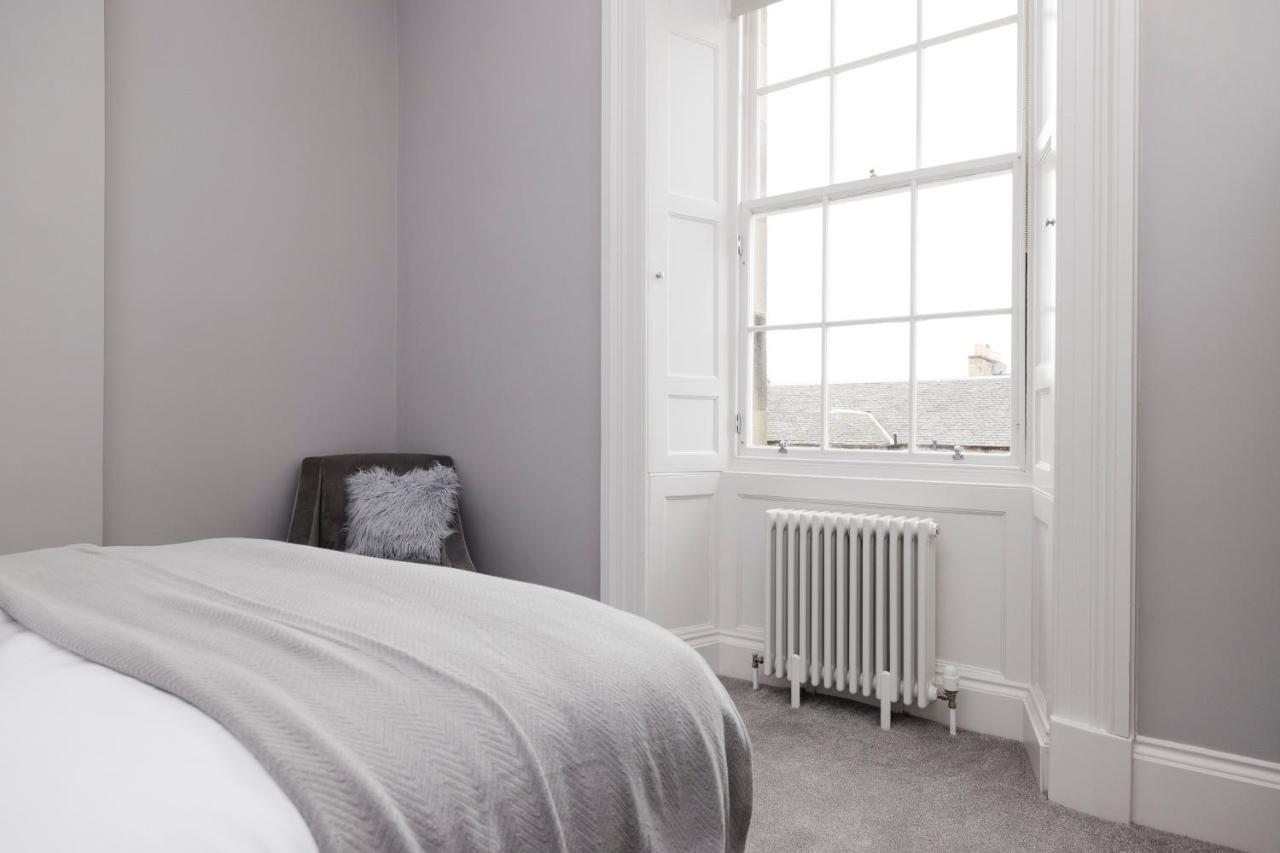 אדינבורו Joivy Luxurious Apt On Notable George Street מראה חיצוני תמונה